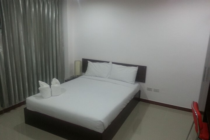 Room 7 of 19