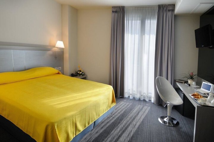 Room 3 of 50