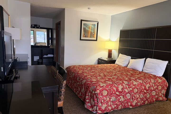 Room 2 of 6