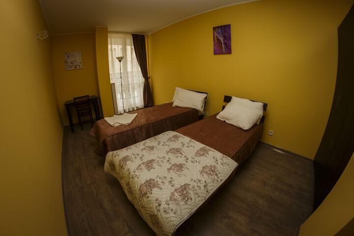 Room 10 of 60