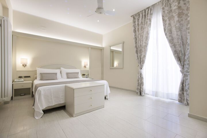 Room 5 of 48