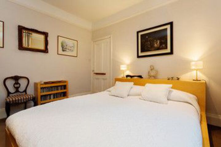 Room 8 of 27