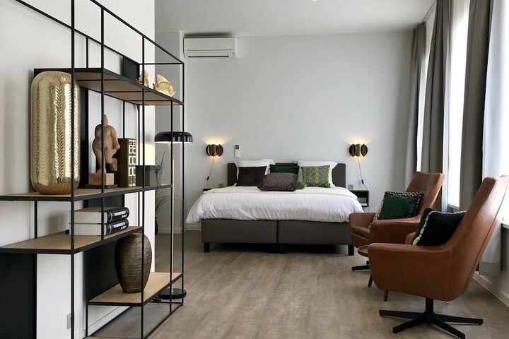 Room 6 of 46