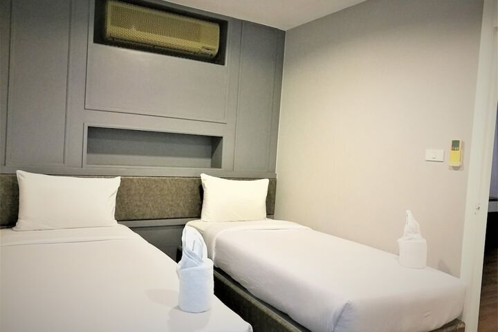 Room 26 of 186