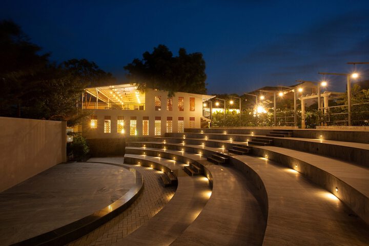 Hotel 2 of 84