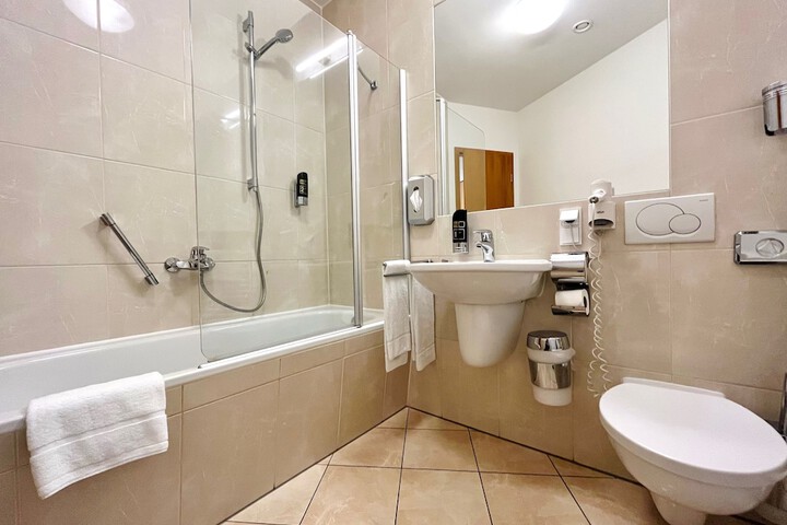 Room 14 of 23