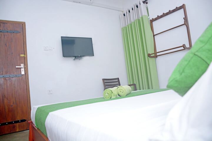 Room 15 of 40