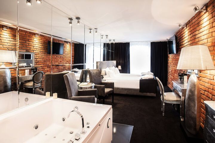 Room 54 of 112