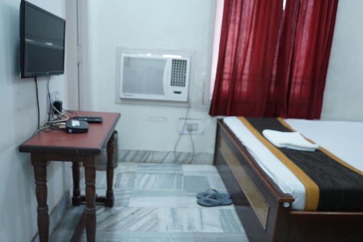 Room 7 of 15