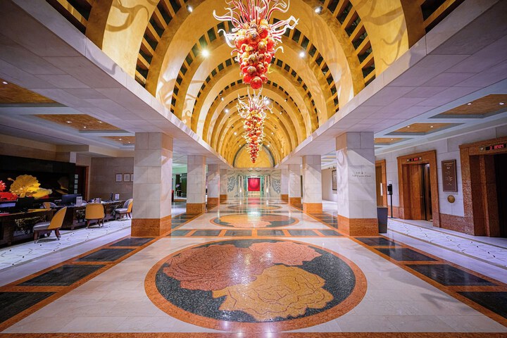 Entrance & Lobby