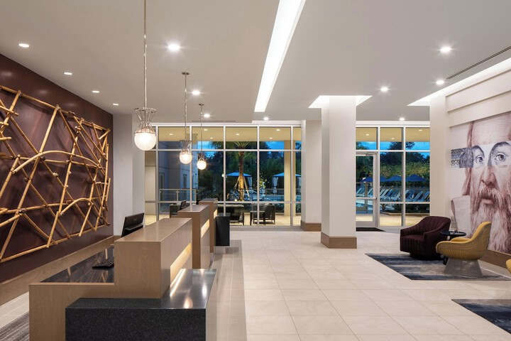 Lobby lounge