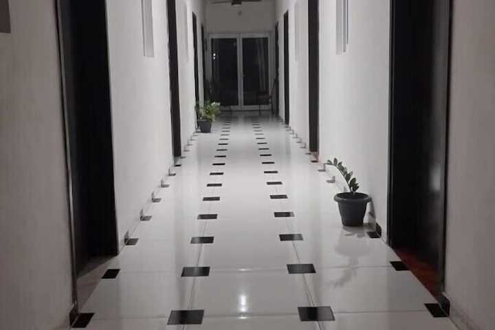 Ballroom/Hall 17 of 19