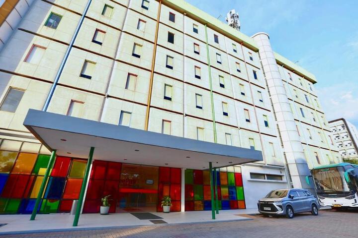 Hotel Entry