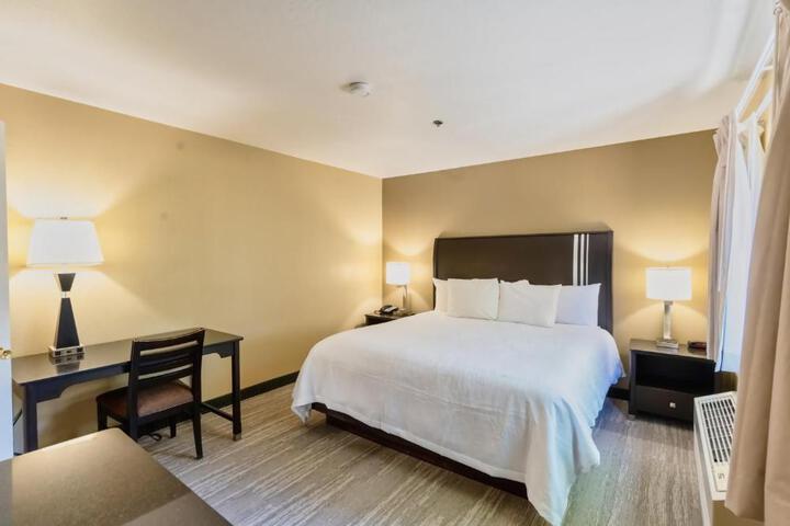 1 King Bed (3 of 3)