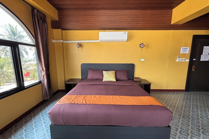 Room 34 of 94