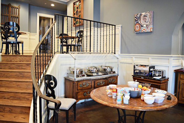 Breakfast/Coffee Service 182 of 227
