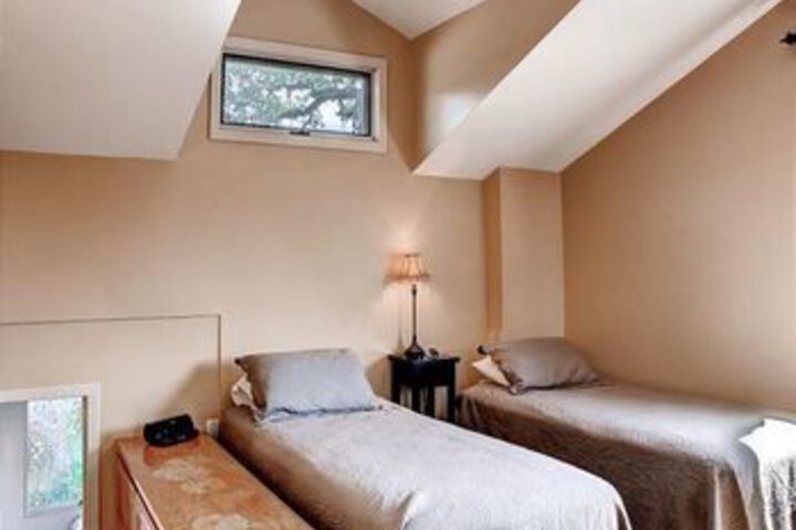 Room 14 of 27