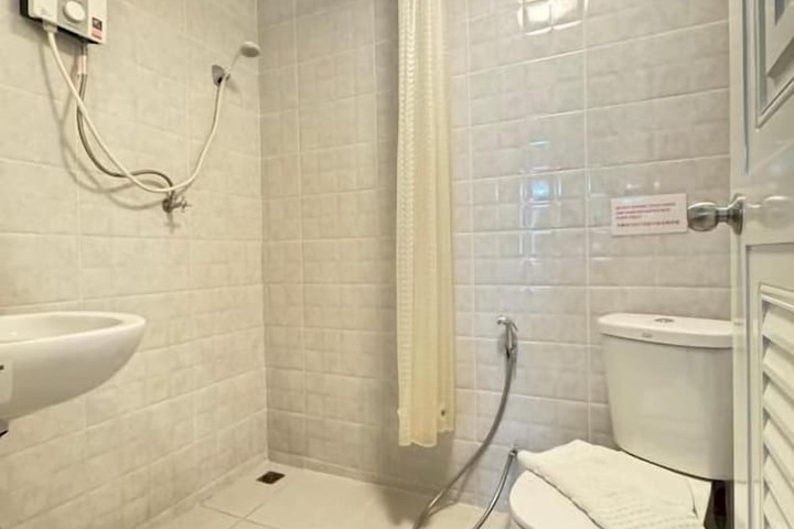 Room 19 of 28