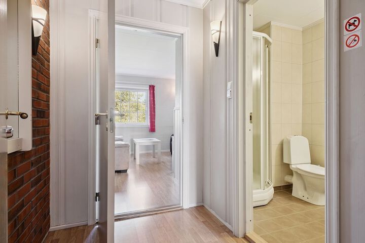 Room 21 of 50