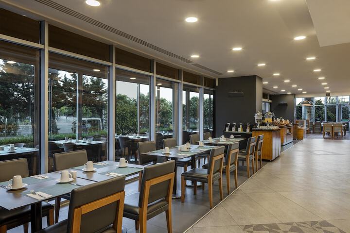 Dining 138 of 191