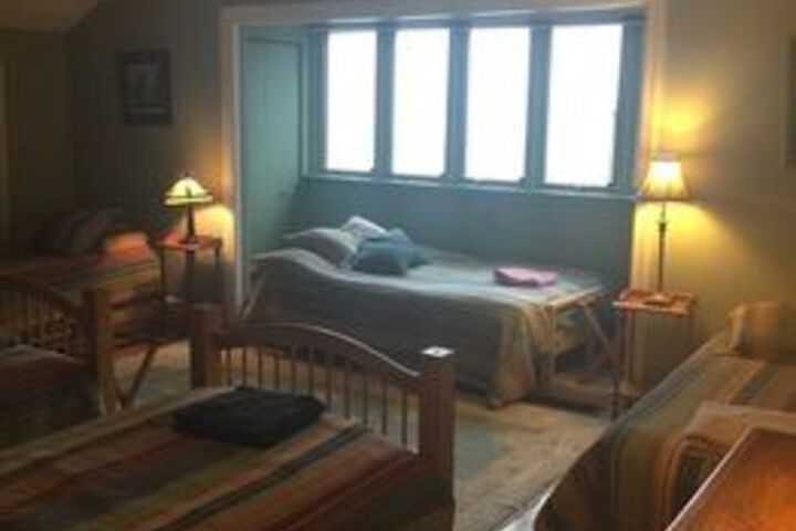 Room 27 of 40
