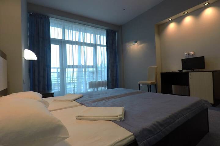 Room 16 of 50