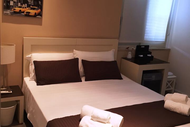 Room 3 of 33