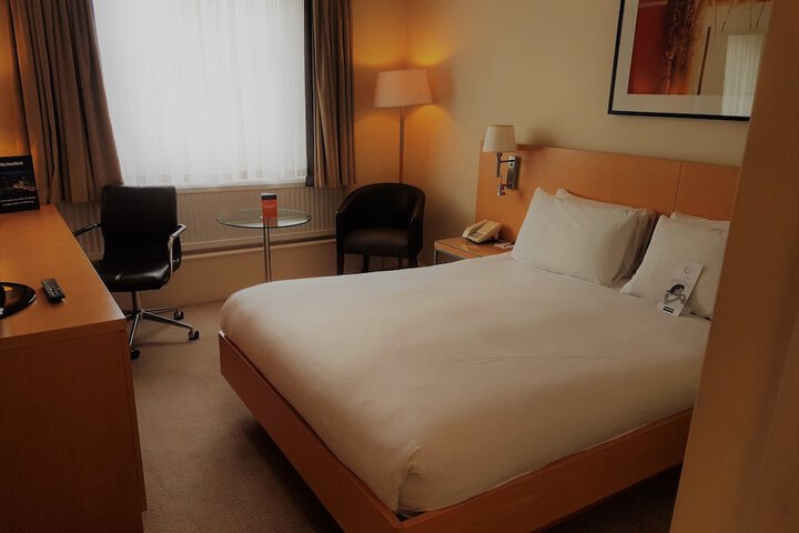 Room 8 of 45