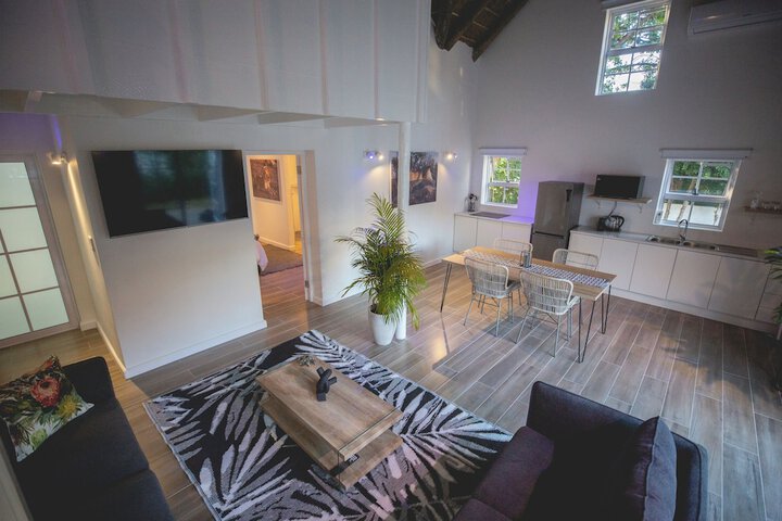 Room 12 of 27