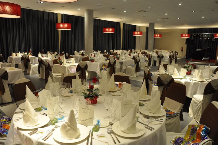 Ballroom/Hall 26 of 39
