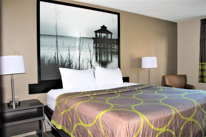 1 King Bed (1 of 7)