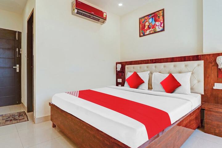 Room 3 of 12