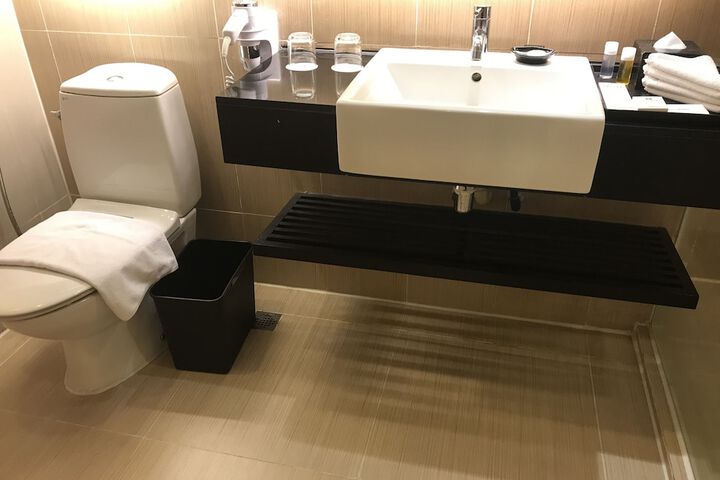Room 40 of 74
