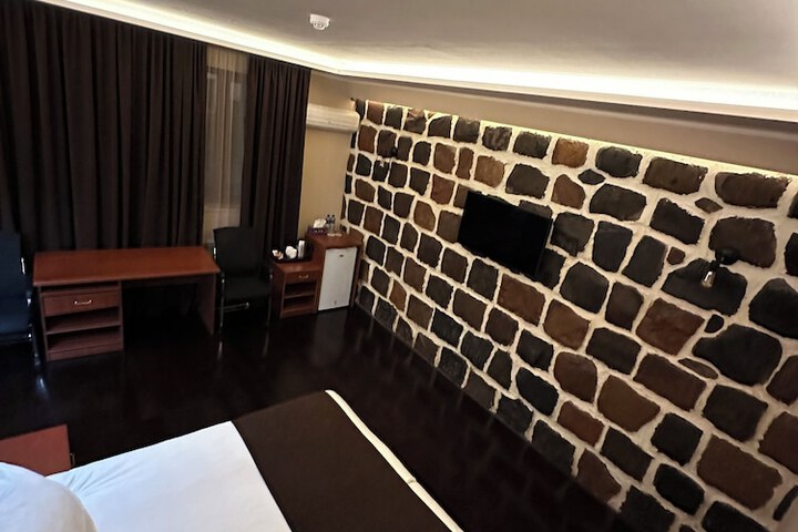 Room 16 of 31
