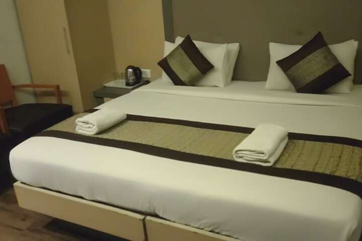Room 8 of 30