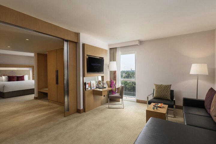 Room 34 of 155
