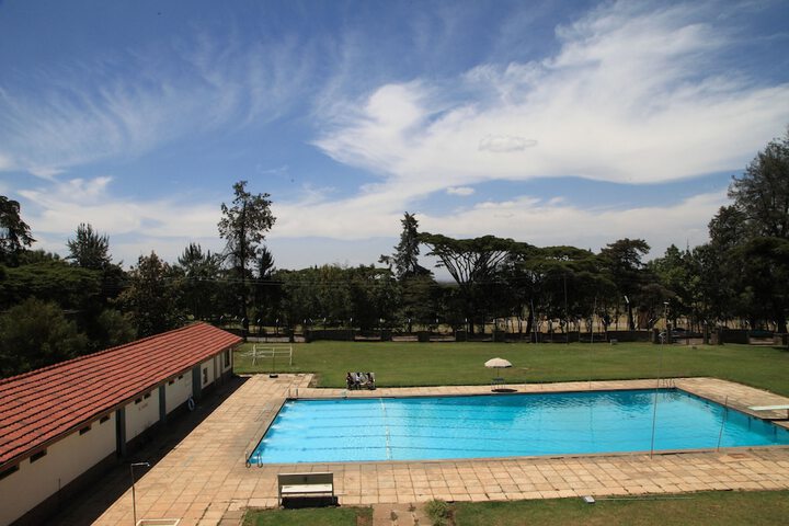 Pool 14 of 30