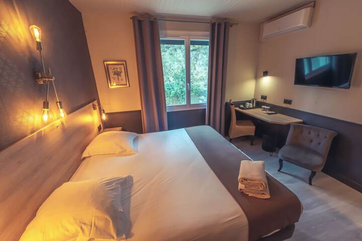 Room 3 of 34