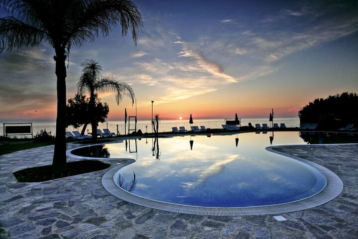 Hotel with Pool