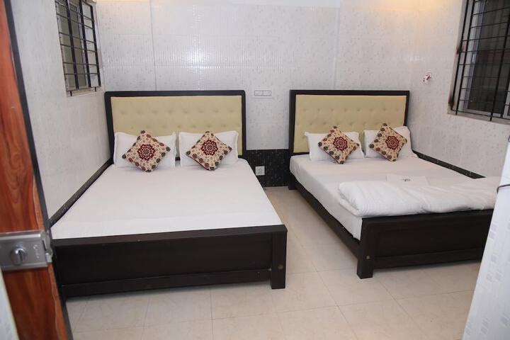 Room 3 of 7