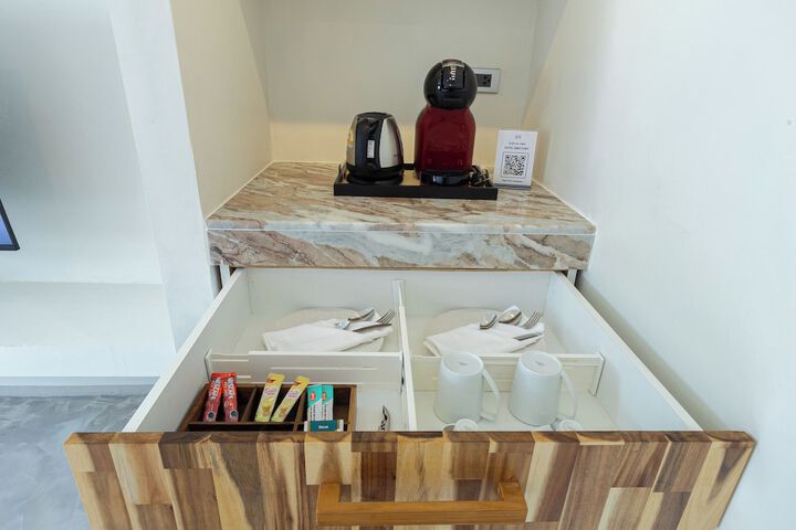 Breakfast/Coffee Service 72 of 218