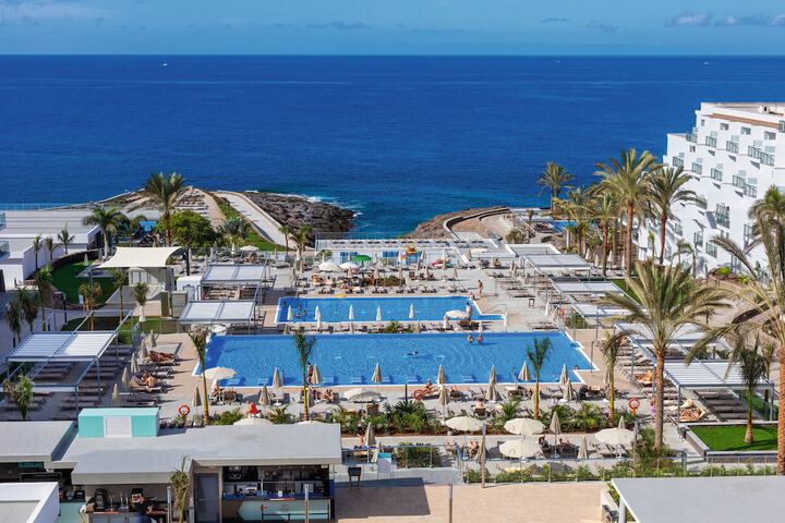 Pools & Facilities