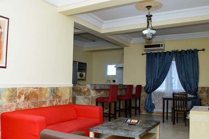 Room 13 of 40
