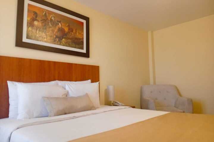 Room 10 of 72