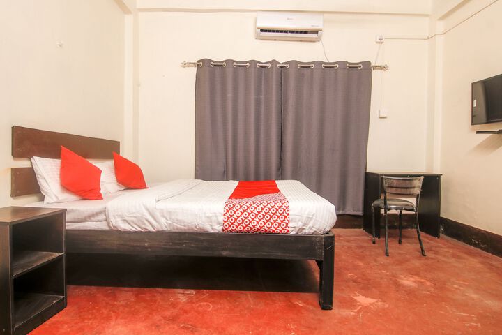 Room 32 of 35