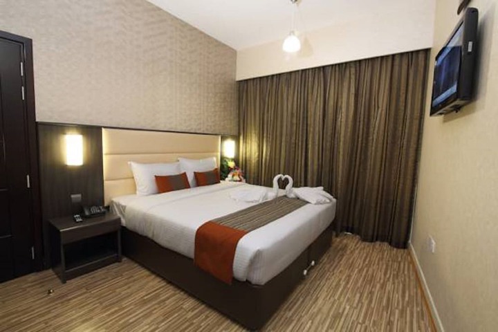 Room 10 of 27