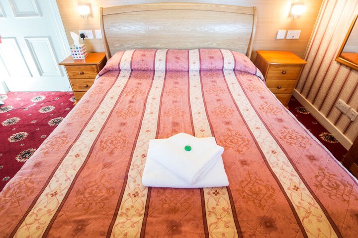 Room 10 of 77