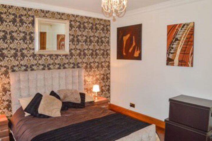 Room 18 of 53