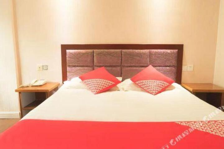 Quzhou Zhenxing Hotel