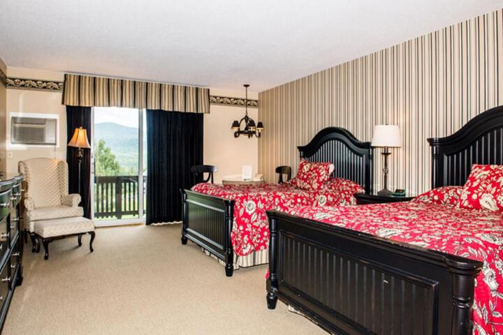 2 Queen Beds with View (4 of 4)